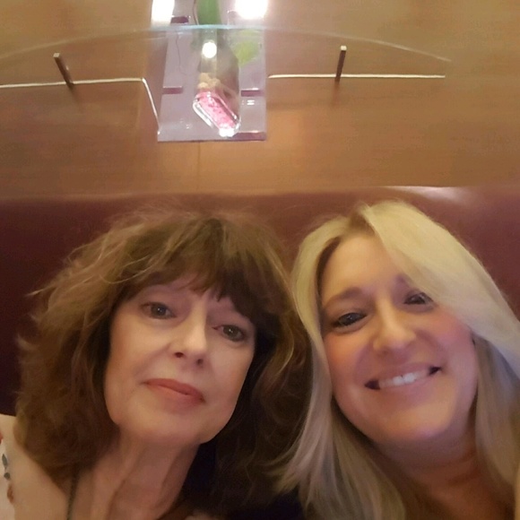 Meet your Posher, Linda - Picture 1 of 1
